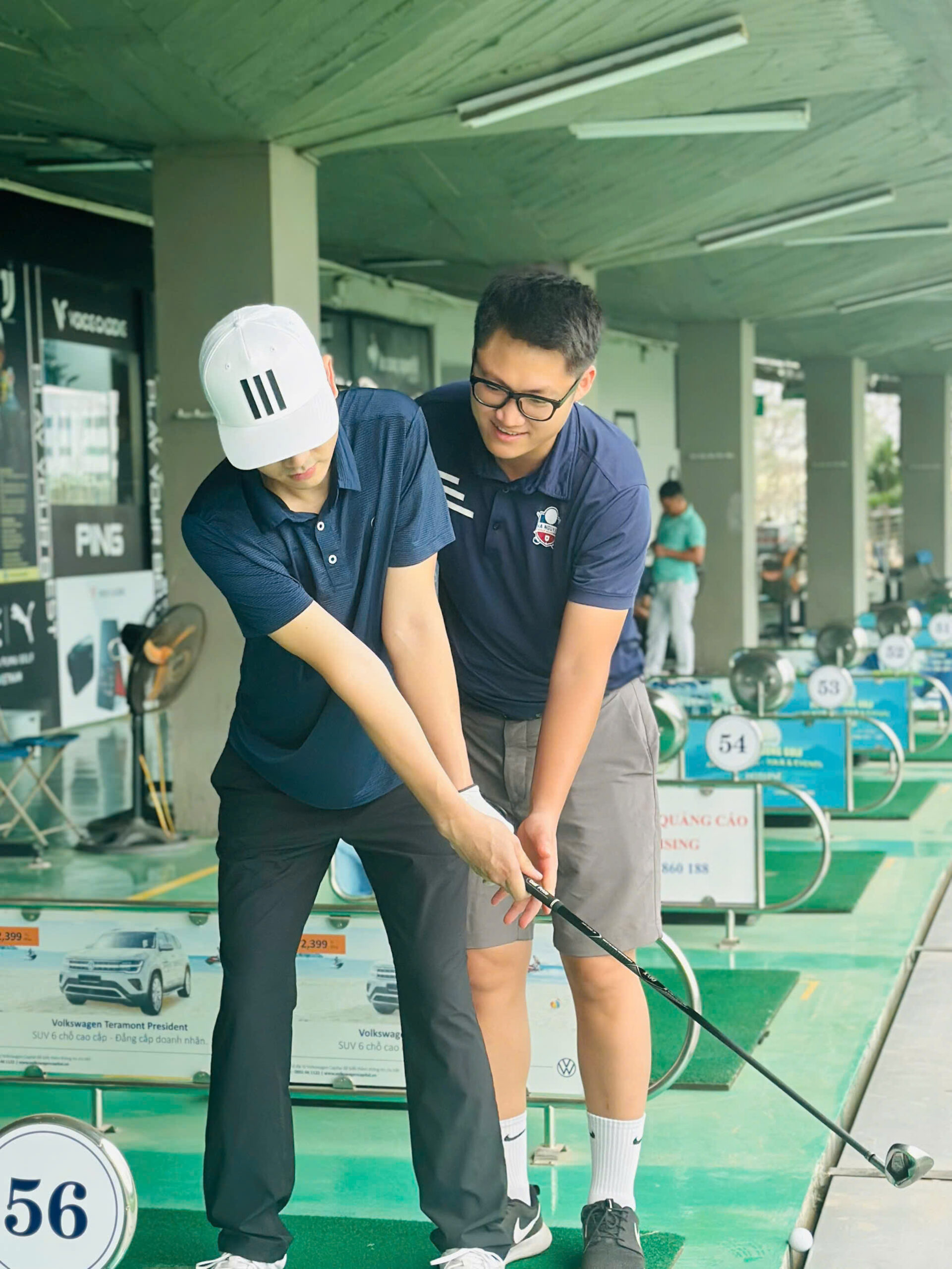chấn thương đầu gối khi downswing